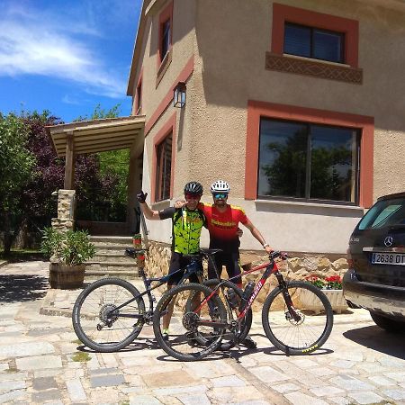 Casa Rural Las Tuyas En Segovia Palazuelos de Eresma Zewnętrze zdjęcie