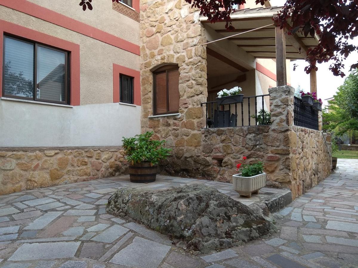 Casa Rural Las Tuyas En Segovia Palazuelos de Eresma Zewnętrze zdjęcie